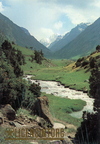 Река в горной долине